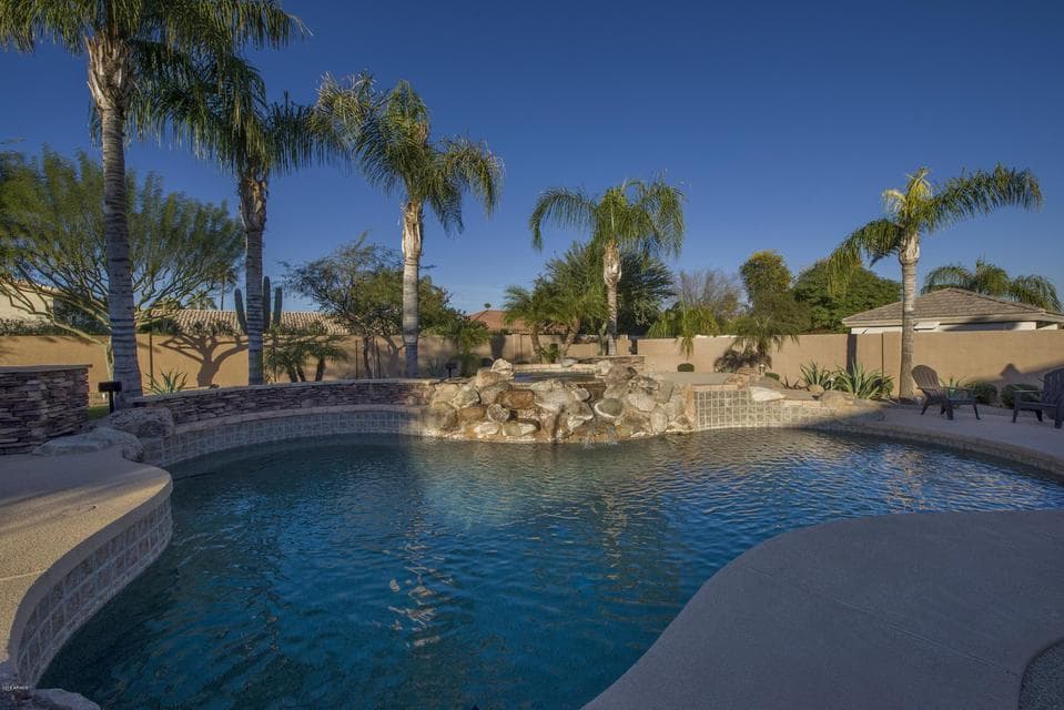 4548 W Mariposa Grande Lane, Glendale, AZ 85310 — photo 1 of 24