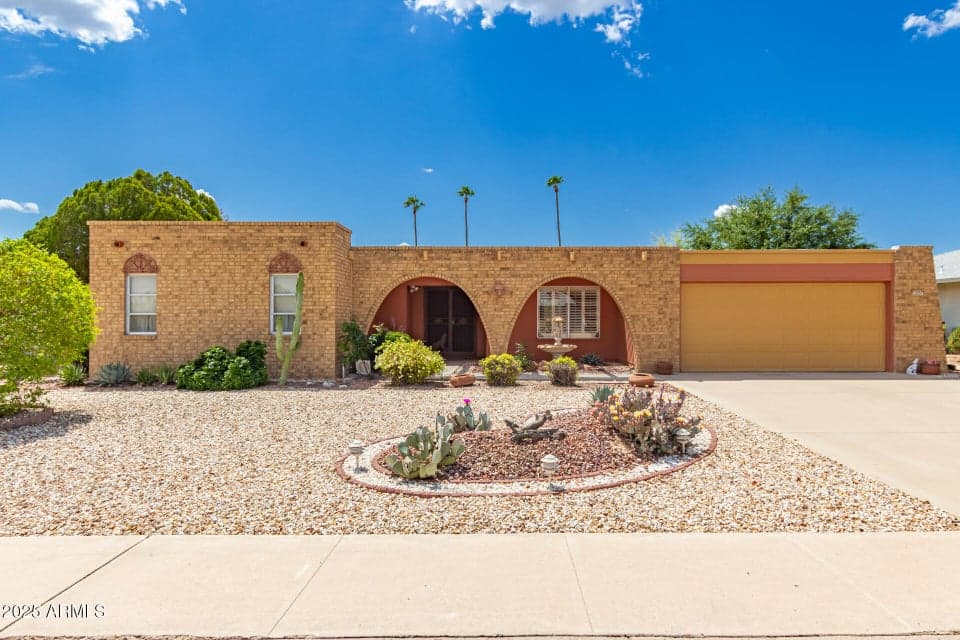 10207 W OAK RIDGE Drive, Sun City, AZ 85351 — photo 1 of 34