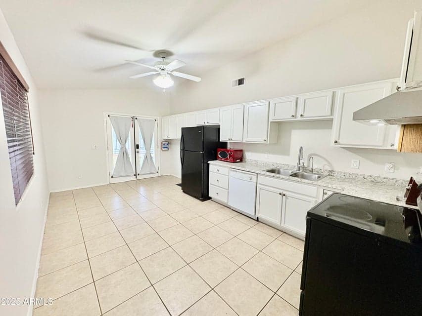 730 W OCOTILLO Street, Casa Grande, AZ 85122 — photo 1 of 15