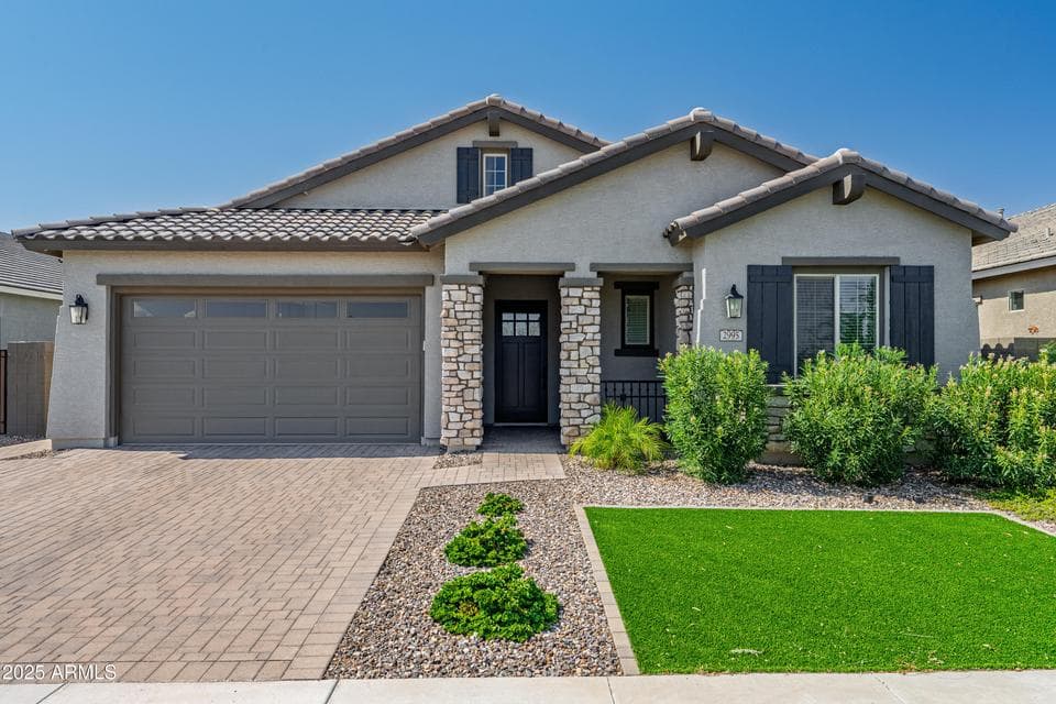 2995 W LYNX Drive, San Tan Valley, AZ 85144 — photo 1 of 55