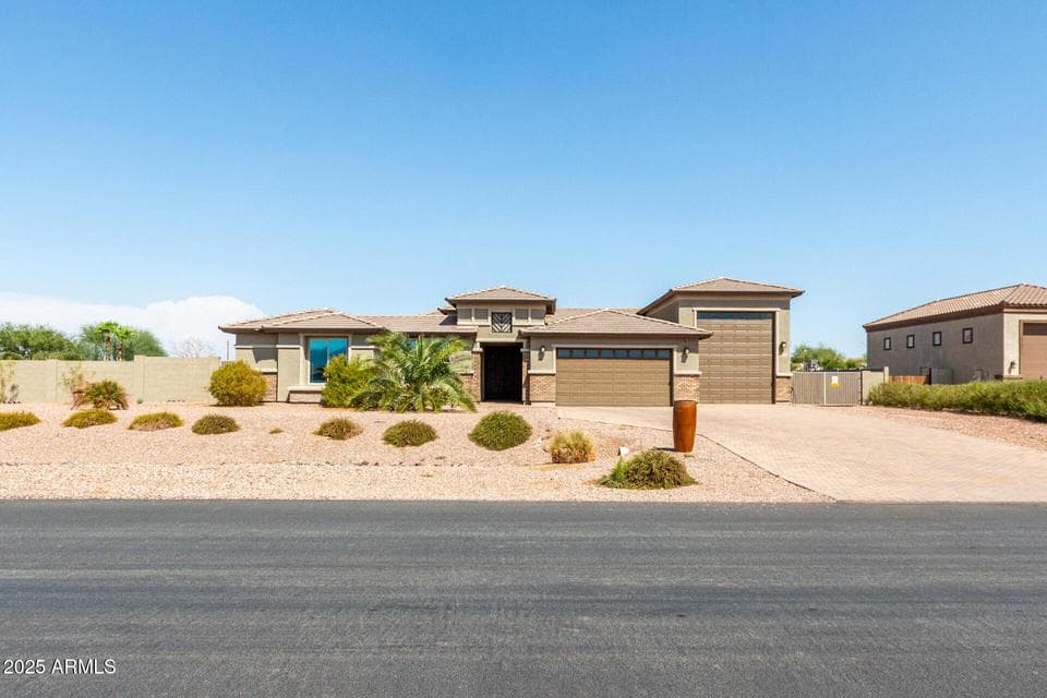 6523 N 135TH Drive, Glendale, AZ 85307 — photo 1 of 41