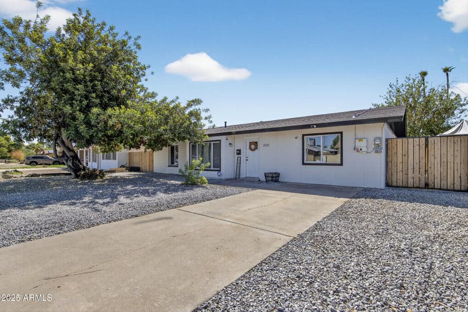 2341 W LAUREL Lane, Phoenix, AZ 85029 — photo 1 of 31