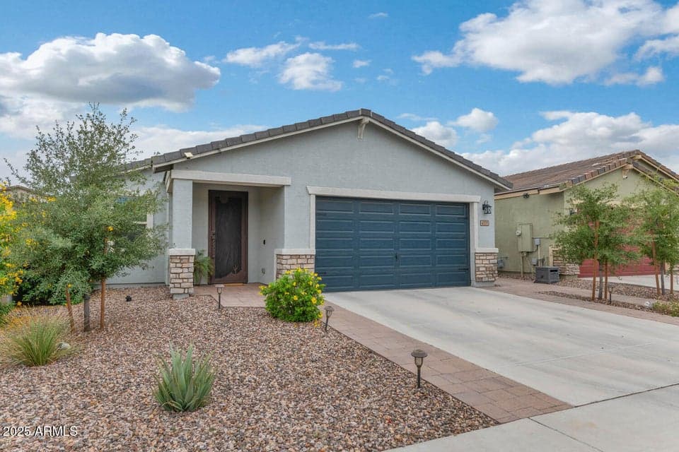 4531 W GREENLEAF Drive, San Tan Valley, AZ 85144 — photo 1 of 24