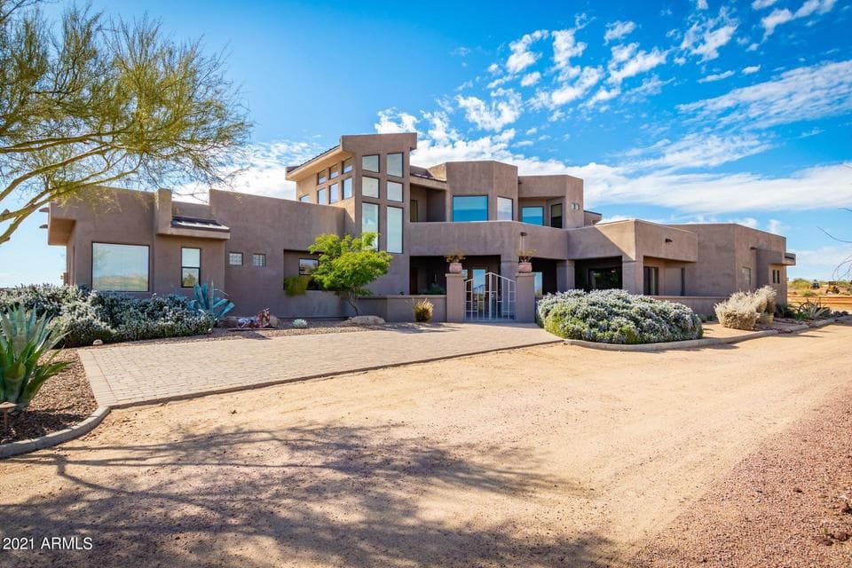 GATED, PAVED STREETS, STREET LIGHTS, EQUESTRIAN COMMUNITY.