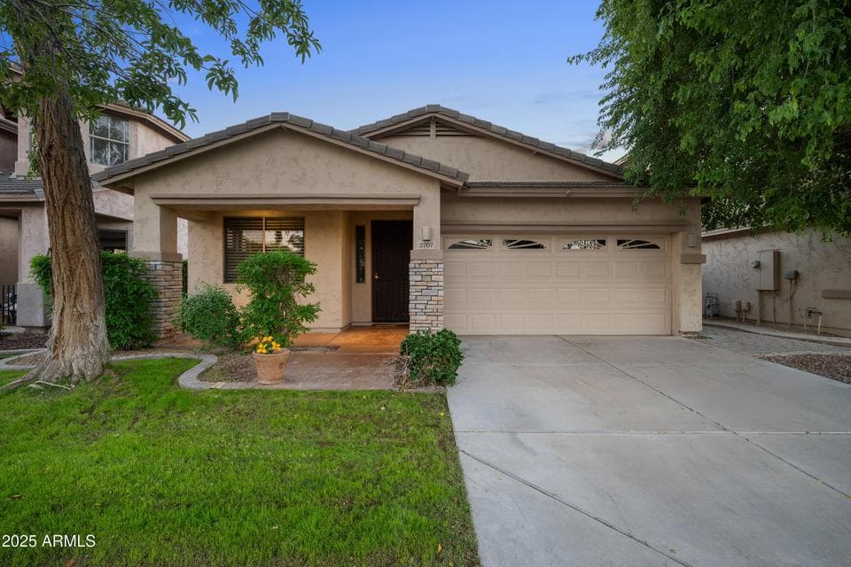 2707 E DARREL Road, Phoenix, AZ 85042 — photo 1 of 46