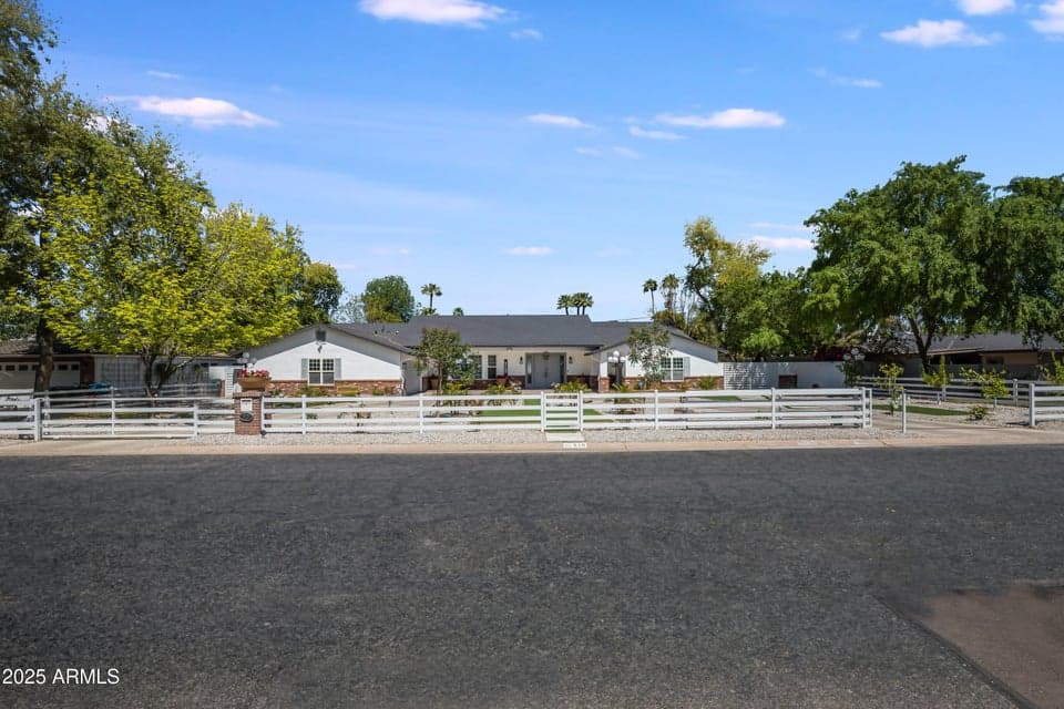 516 W RANCHO Drive, Phoenix, AZ 85013 — photo 1 of 46