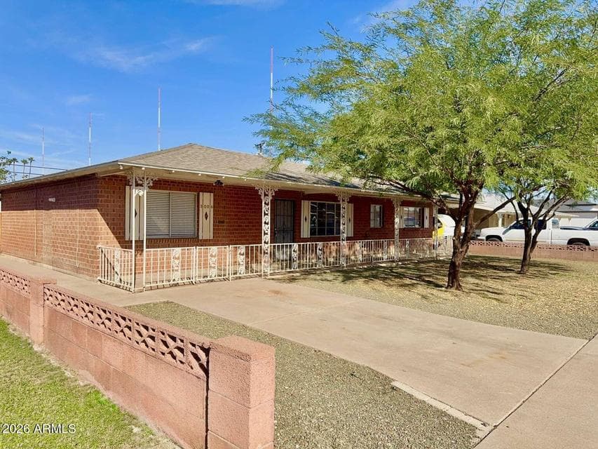 3006 W STELLA Lane, Phoenix, AZ 85017 — photo 1 of 52