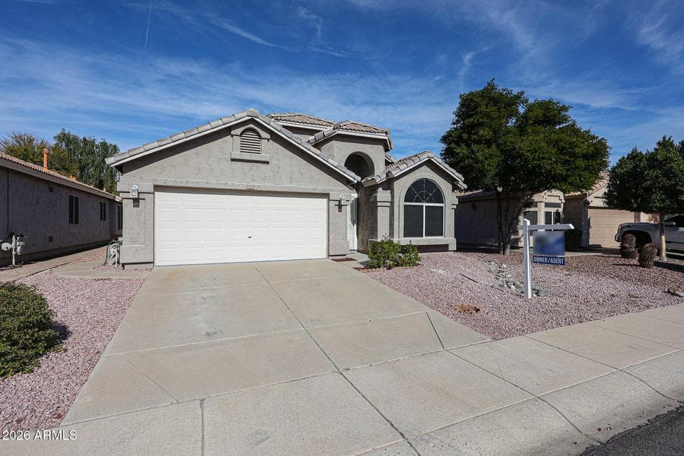 922 E BLACKHAWK Drive, Phoenix, AZ 85024 — photo 1 of 49