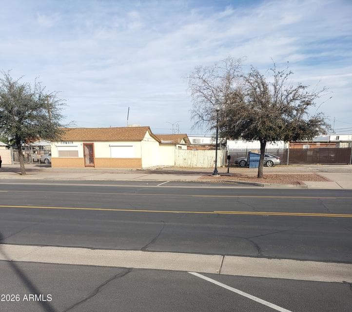 8450 W WASHINGTON Street, Peoria, AZ 85345 — photo 1 of 26