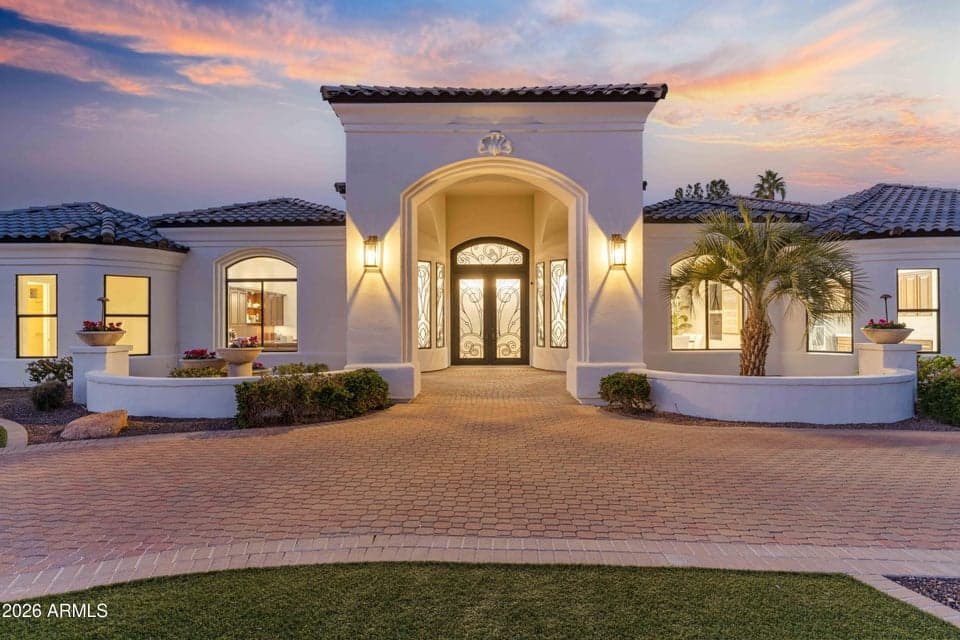 7126 E BLUEBIRD Lane, Paradise Valley, AZ 85253 — photo 1 of 73