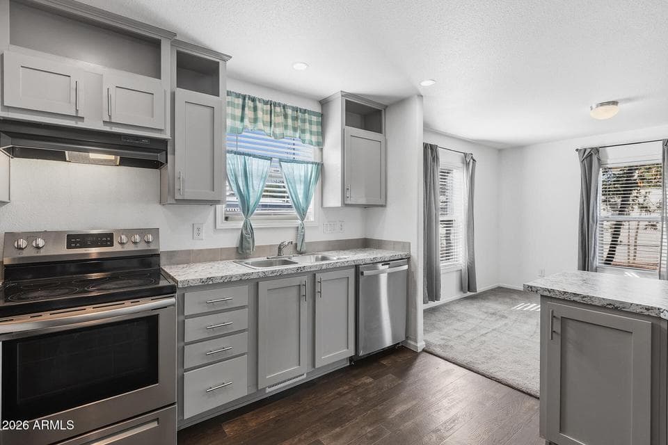 19401 N 7TH Street N 187, Phoenix, AZ 85024 — photo 1 of 25