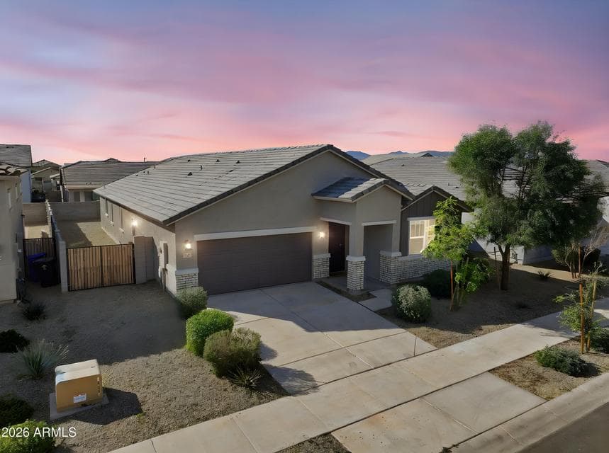 17821 W VILLA HERMOSA Lane, Surprise, AZ 85387 — photo 1 of 42