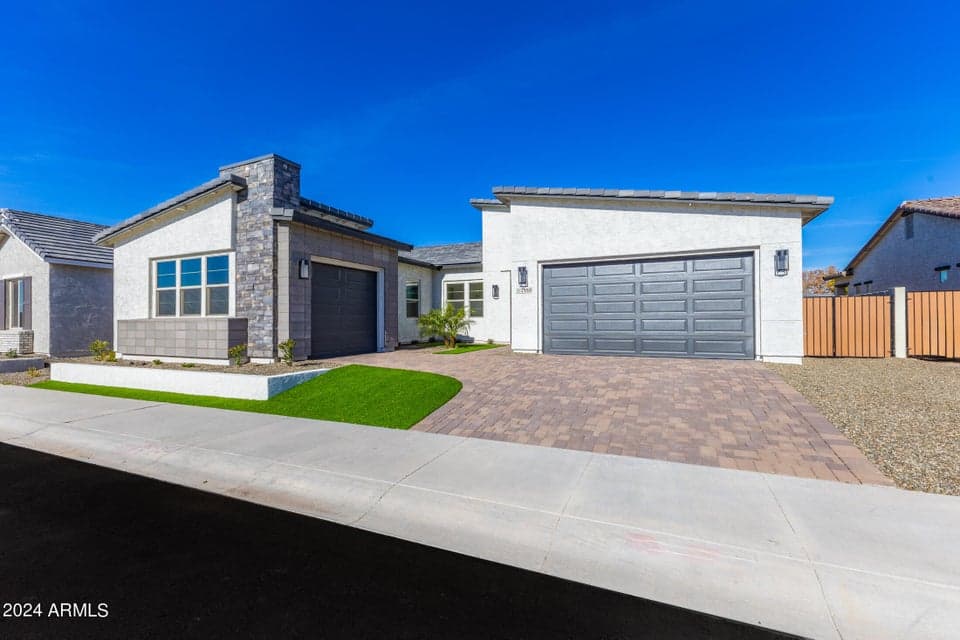 7550 W GELDING Drive, Peoria, AZ 85381 — photo 1 of 45