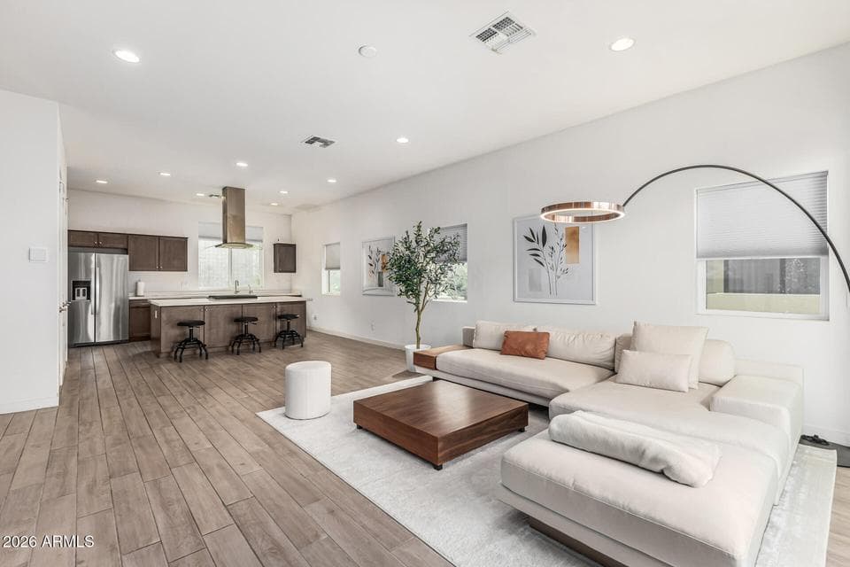 325 E CORONADO Road 13, Phoenix, AZ 85004 — photo 1 of 32