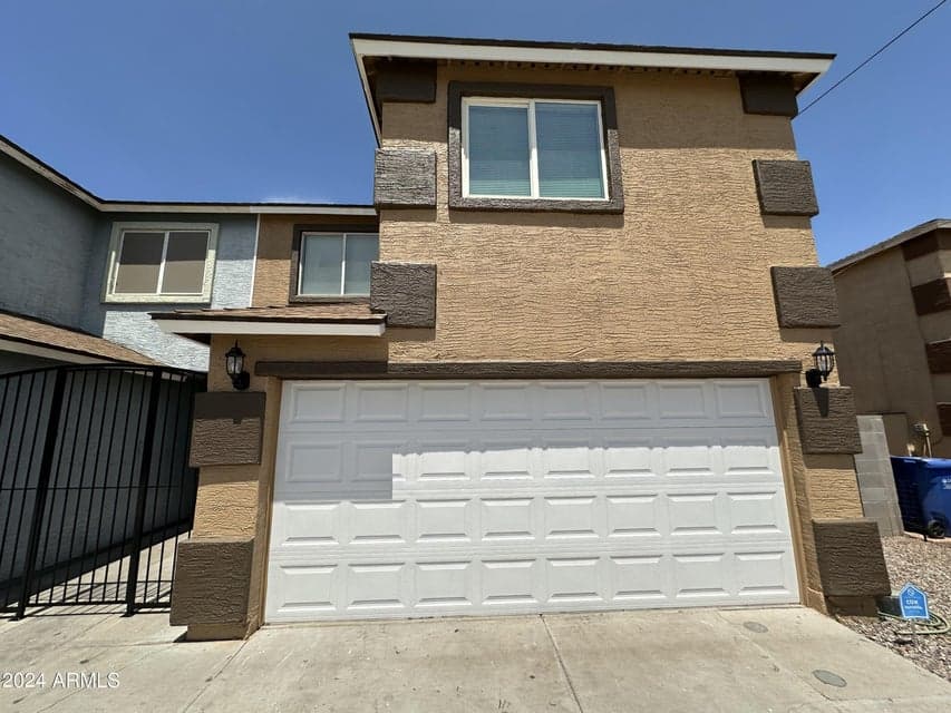 2616 E SOUTHGATE Avenue 2, Phoenix, AZ 85040 — photo 1 of 75