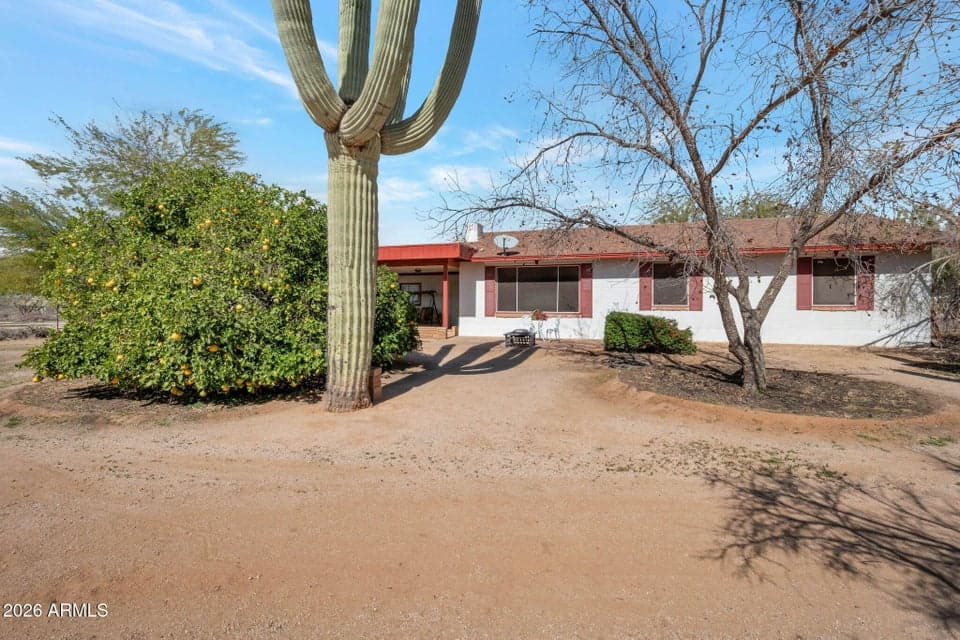 Front yard facing South