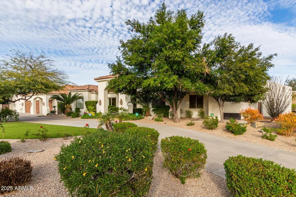 7002 E ASTER Drive, Scottsdale, AZ 85254 — photo 1 of 47