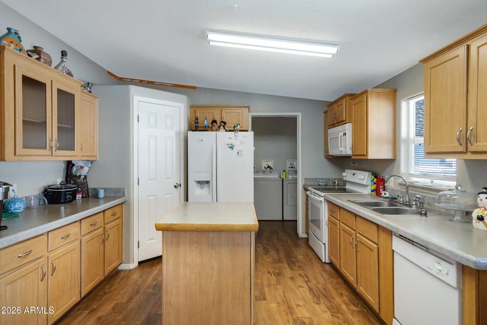 2200 N DELAWARE Drive 76, Apache Junction, AZ 85120 — photo 1 of 28