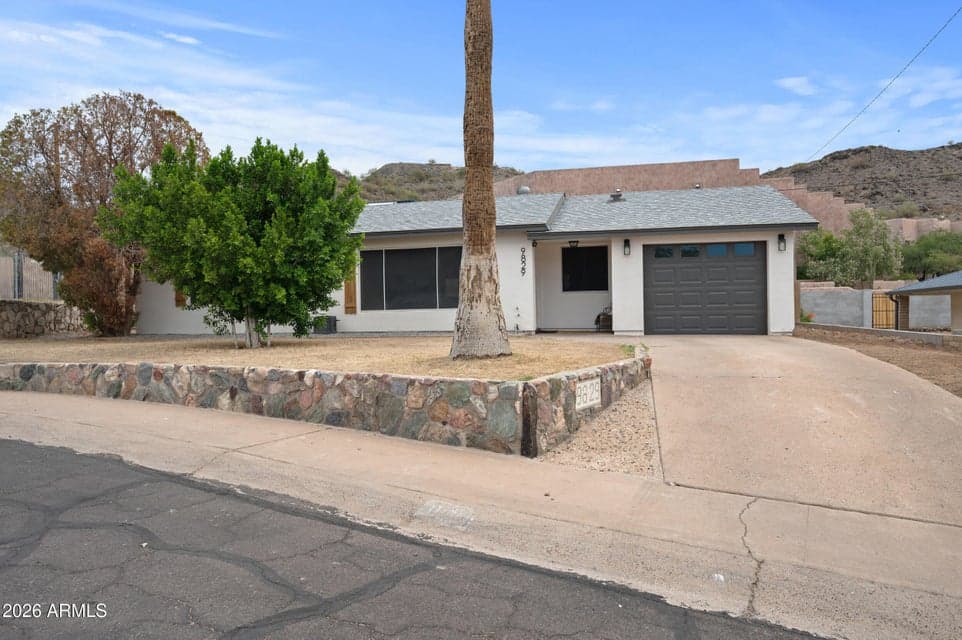 9829 N 4TH Avenue, Phoenix, AZ 85021 — photo 1 of 34