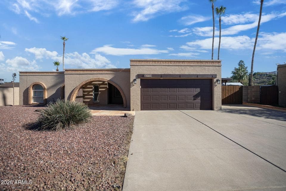 1722 W SAINT MORITZ Lane, Phoenix, AZ 85023 — photo 1 of 42