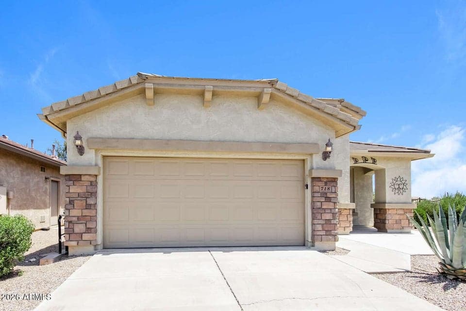 718 W TWIN PEAKS Parkway, San Tan Valley, AZ 85143 — photo 1 of 20