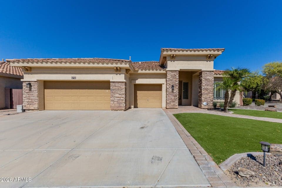 2324 W BLAYLOCK Drive, Phoenix, AZ 85085 — photo 1 of 44