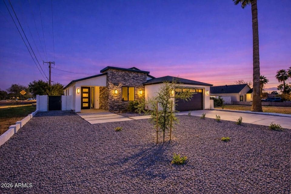 2645 E FAIRMOUNT Avenue, Phoenix, AZ 85016 — photo 1 of 67