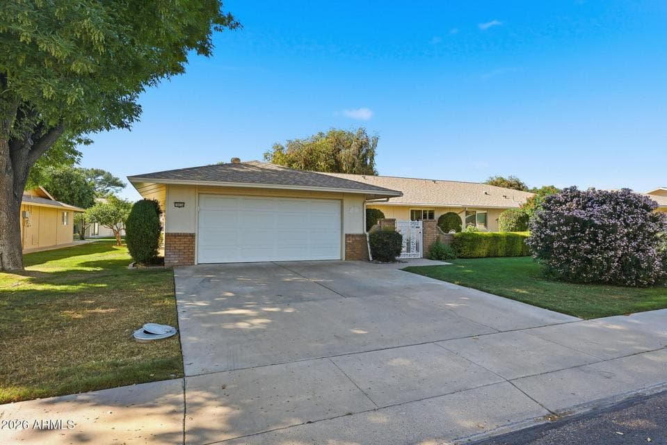19034 N SIGNAL BUTTE Circle, Sun City, AZ 85373 — photo 1 of 43