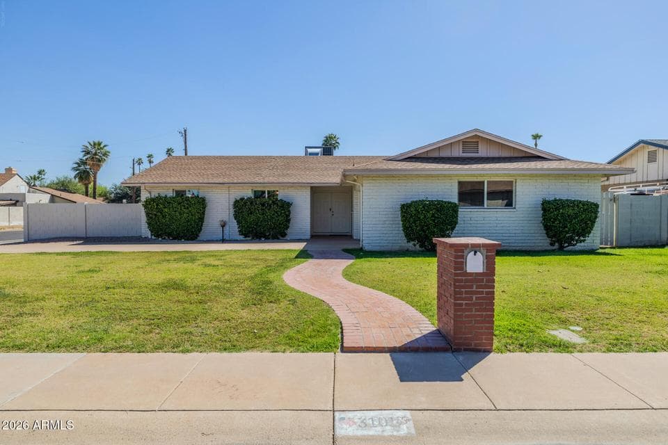 3101 W SHANGRI LA Road, Phoenix, AZ 85029 — photo 1 of 40