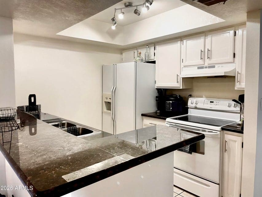 540 N MAY 2069, Mesa, AZ 85201 — photo 1 of 21