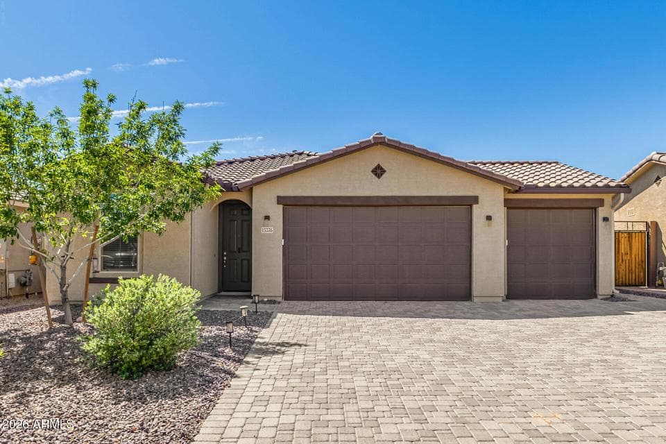 13335 W BRILES Road, Peoria, AZ 85383 — photo 1 of 40