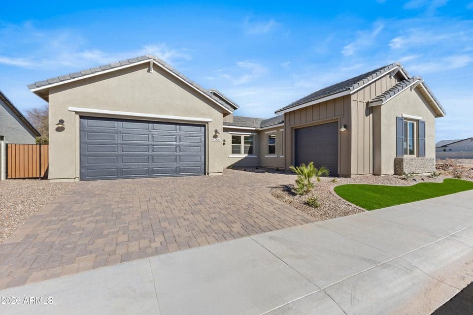 7576 W EVANS Drive, Peoria, AZ 85381 — photo 1 of 26