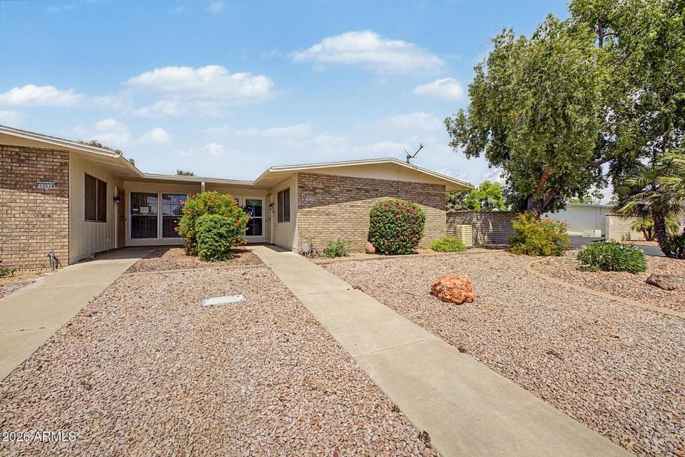 The Best Retirement Value is Del Webb Sun City! This 2 Bedroom 1.75 Bath in a 1401sf updated in Phase 3 of Del Webb. Over $70k spent during the ownership to update this classic. The activities in Sun City are endless & the nearby shopping is endless.