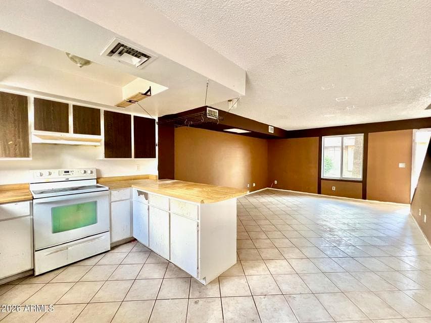 6120 W TOWNLEY Avenue, Glendale, AZ 85302 — photo 1 of 15