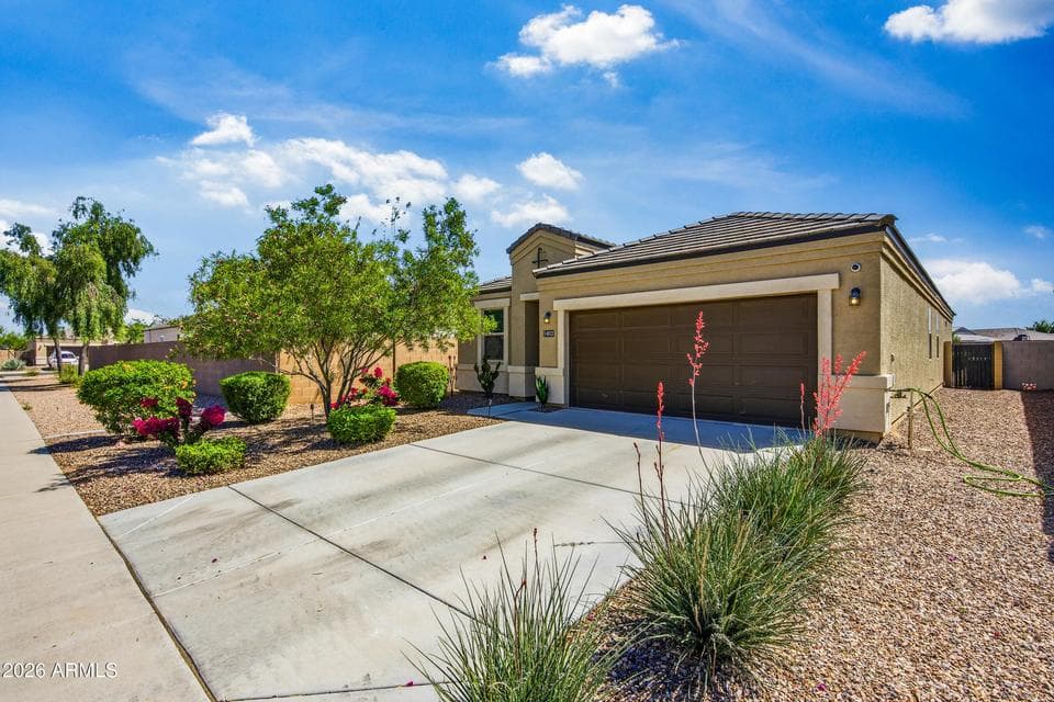 4913 E CHROMIUM Road, San Tan Valley, AZ 85143 — photo 1 of 59