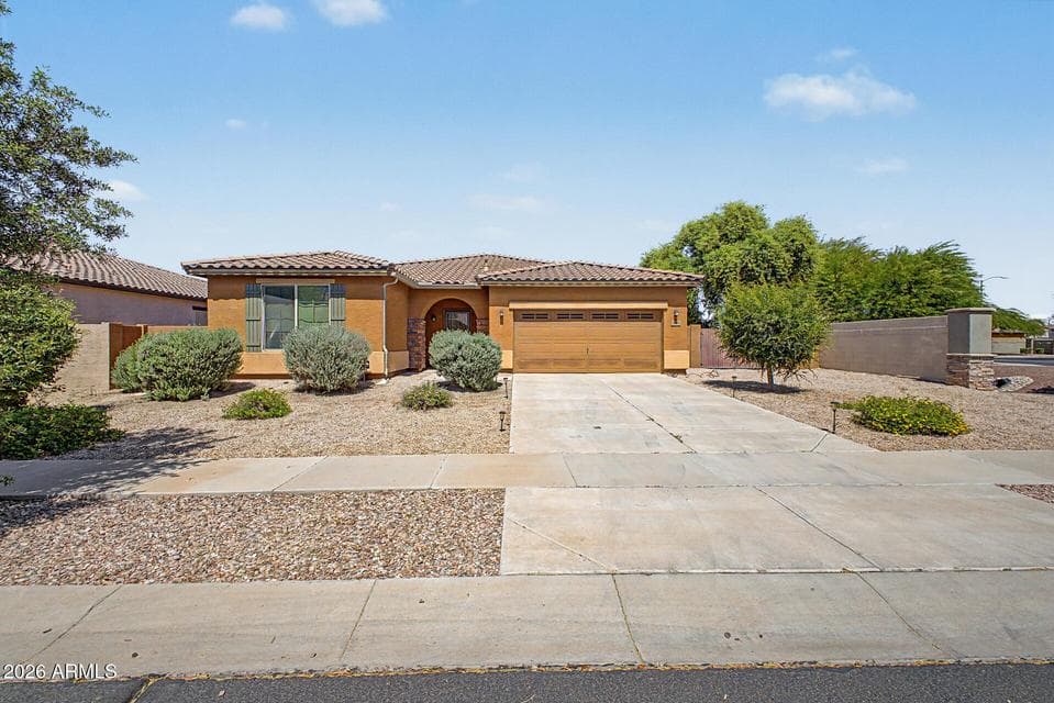7564 W BERRIDGE Lane, Glendale, AZ 85303 — photo 1 of 32
