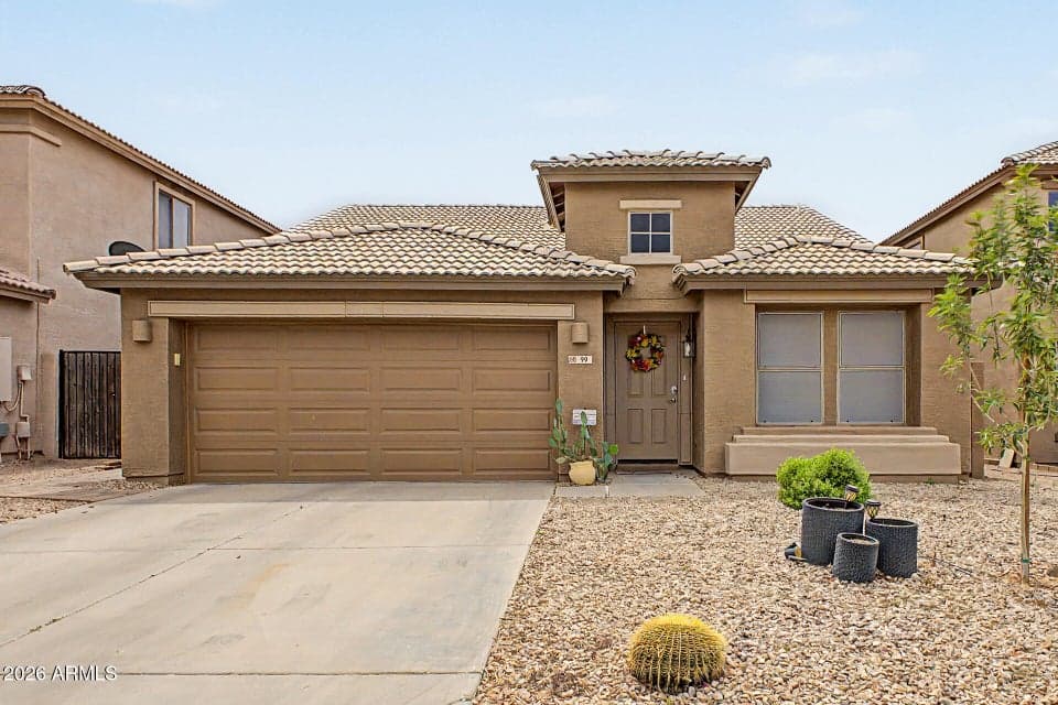 99 W YELLOW BEE Drive, San Tan Valley, AZ 85143 — photo 1 of 48