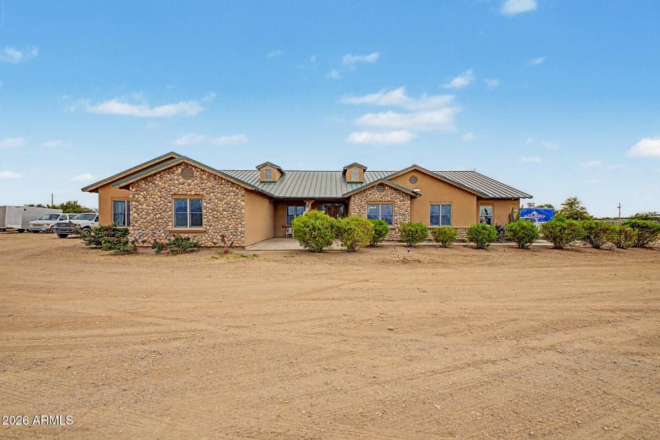 Welcome to 5243 E Hash Knife Draw Rd
