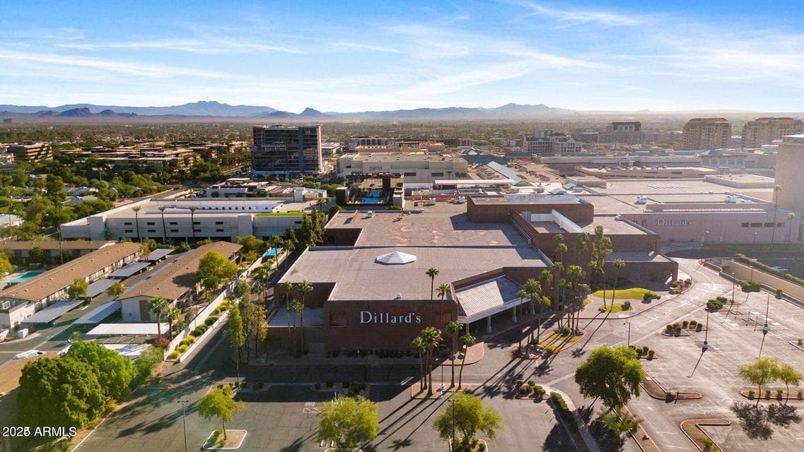 68th 476, Scottsdale, AZ 85251 — photo 1 of 32
