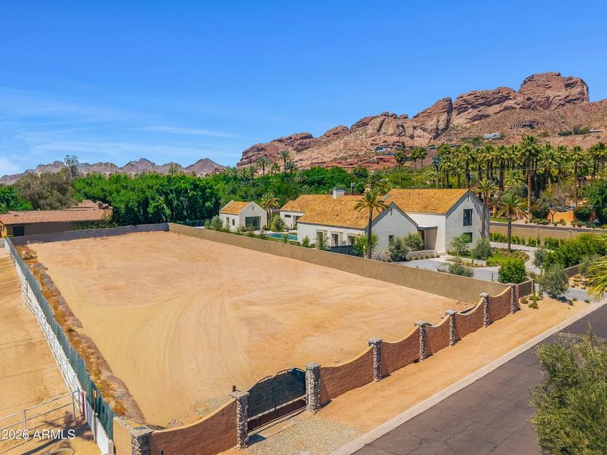 4550 N Rubicon Avenue 1, Phoenix, AZ 85018 — photo 1 of 4