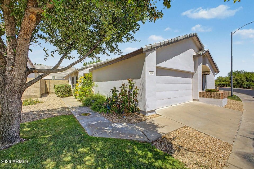 430 W TIERRA BUENA Lane, Phoenix, AZ 85023 — photo 1 of 45