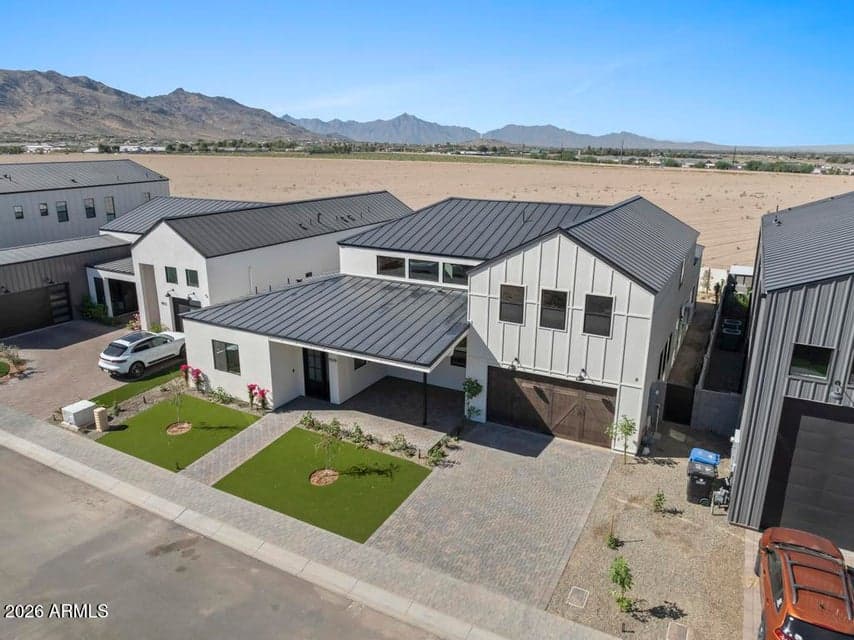 8511 S 9TH Drive 15, Phoenix, AZ 85041 — photo 1 of 55