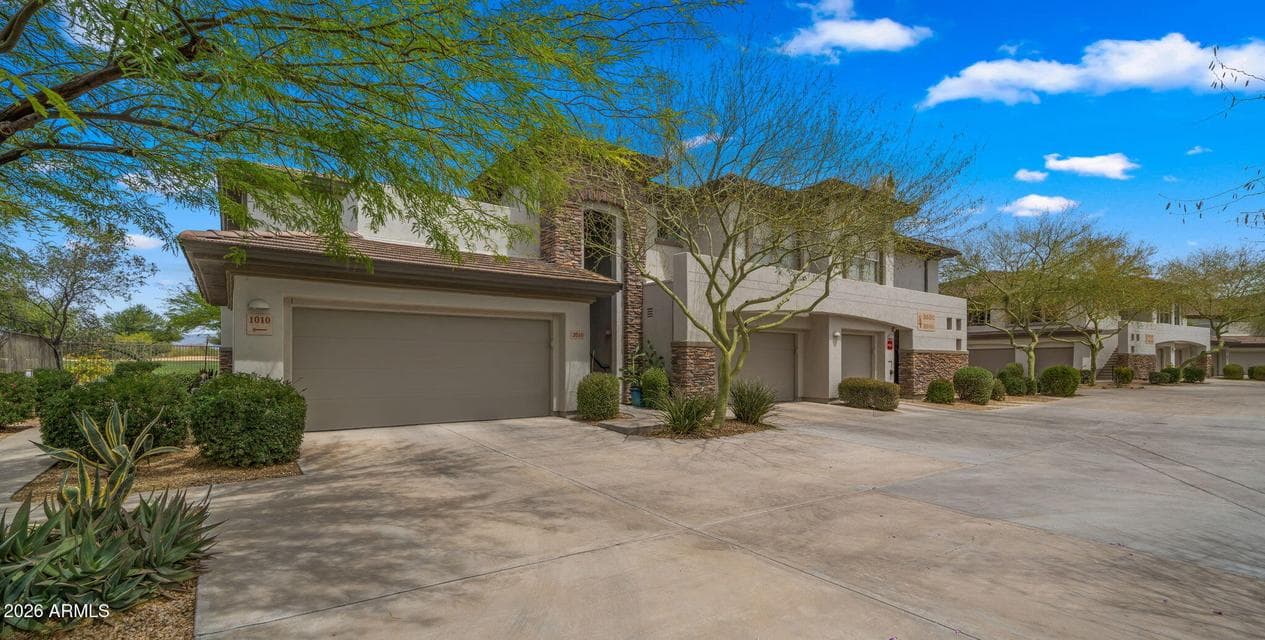 33550 N DOVE LAKES Drive 2010, Cave Creek, AZ 85331 — photo 1 of 34