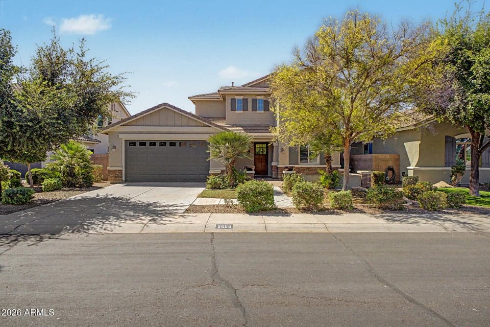 2559 E PENEDES Drive, Gilbert, AZ 85298 — photo 1 of 74