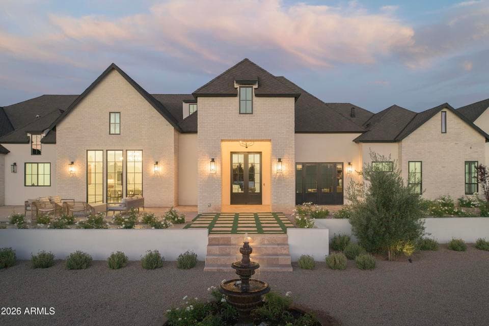 10229 N 64th Street, Paradise Valley, AZ 85253 — photo 1 of 62