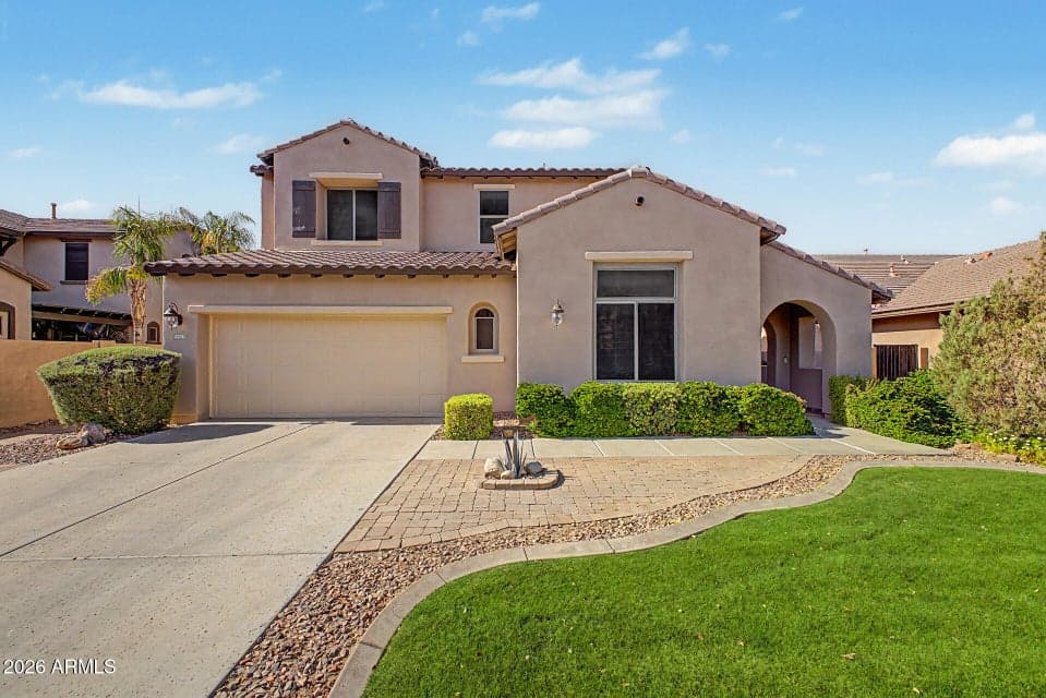 3334 E GRAND CANYON Drive, Chandler, AZ 85249 — photo 1 of 62