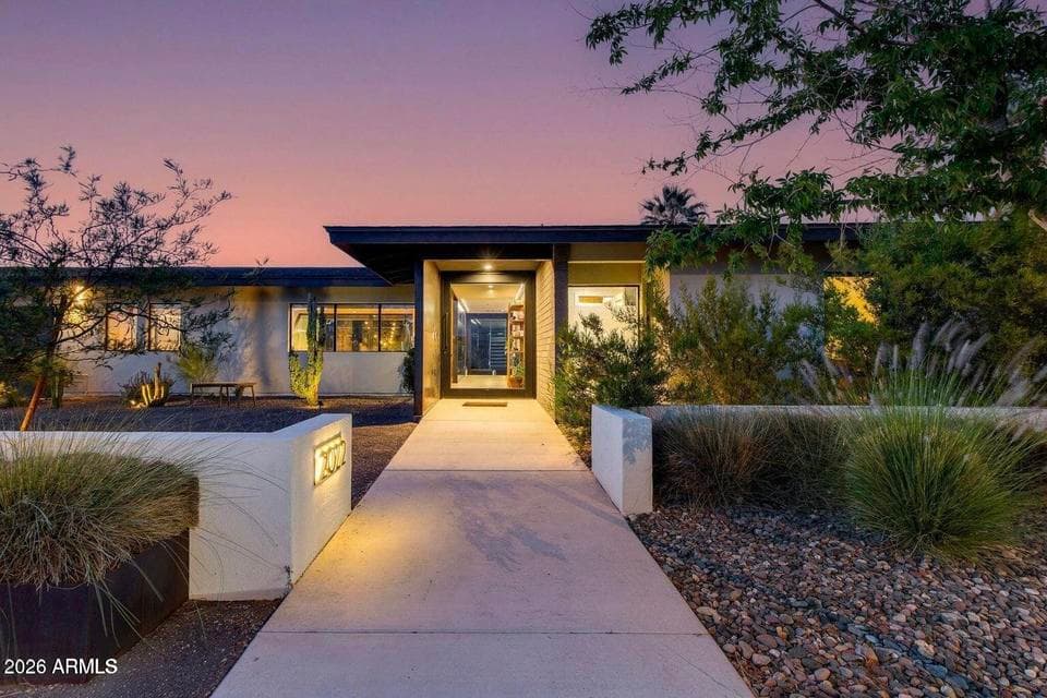 2022 E GARDENIA Avenue, Phoenix, AZ 85020 — photo 1 of 29