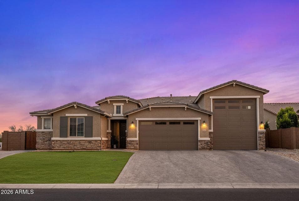 12515 W TUCKEY Lane, Glendale, AZ 85307 — photo 1 of 62
