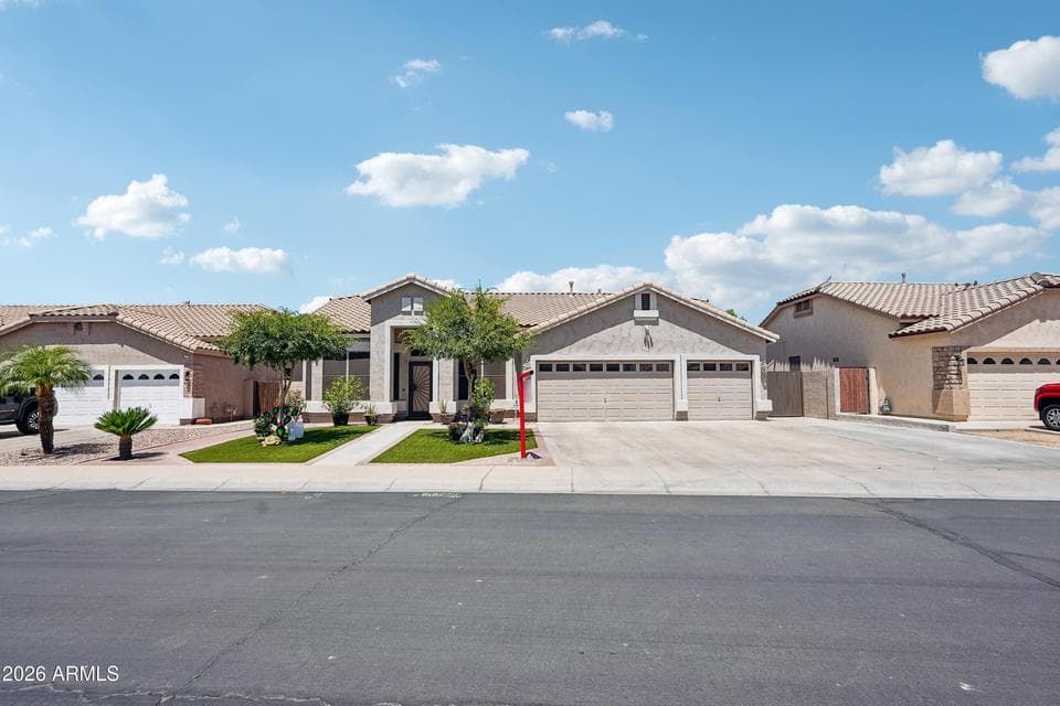 8334 W Marlette Avenue, Glendale, AZ 85305 — photo 1 of 37