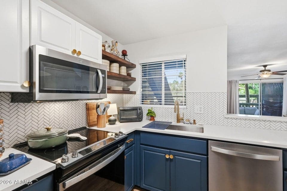 1880 E MORTEN Avenue 120, Phoenix, AZ 85020 — photo 1 of 27